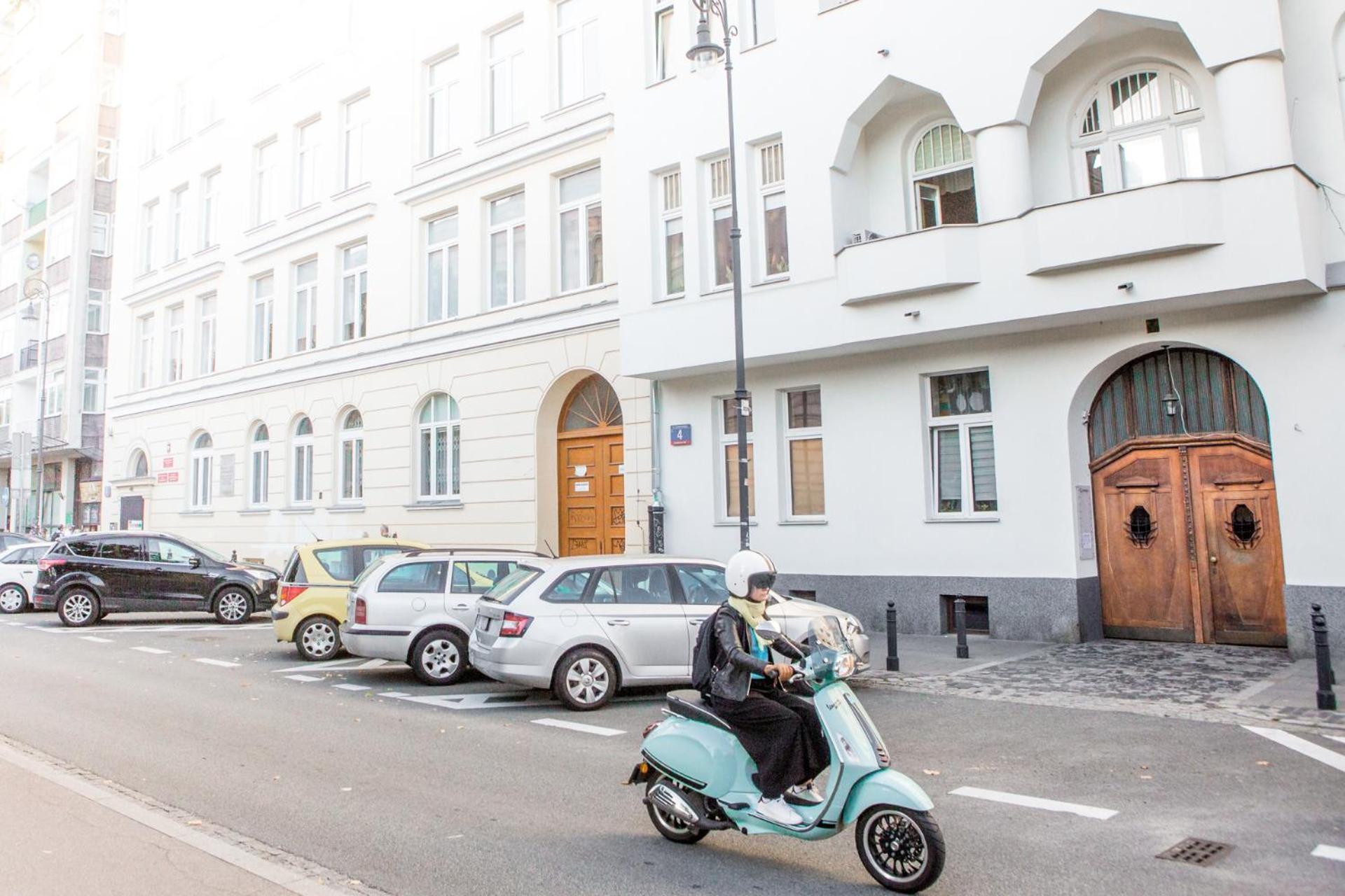 Апартаменты Oomph Vintage 2Br Gem Steps From Politechnika Варшава Экстерьер фото